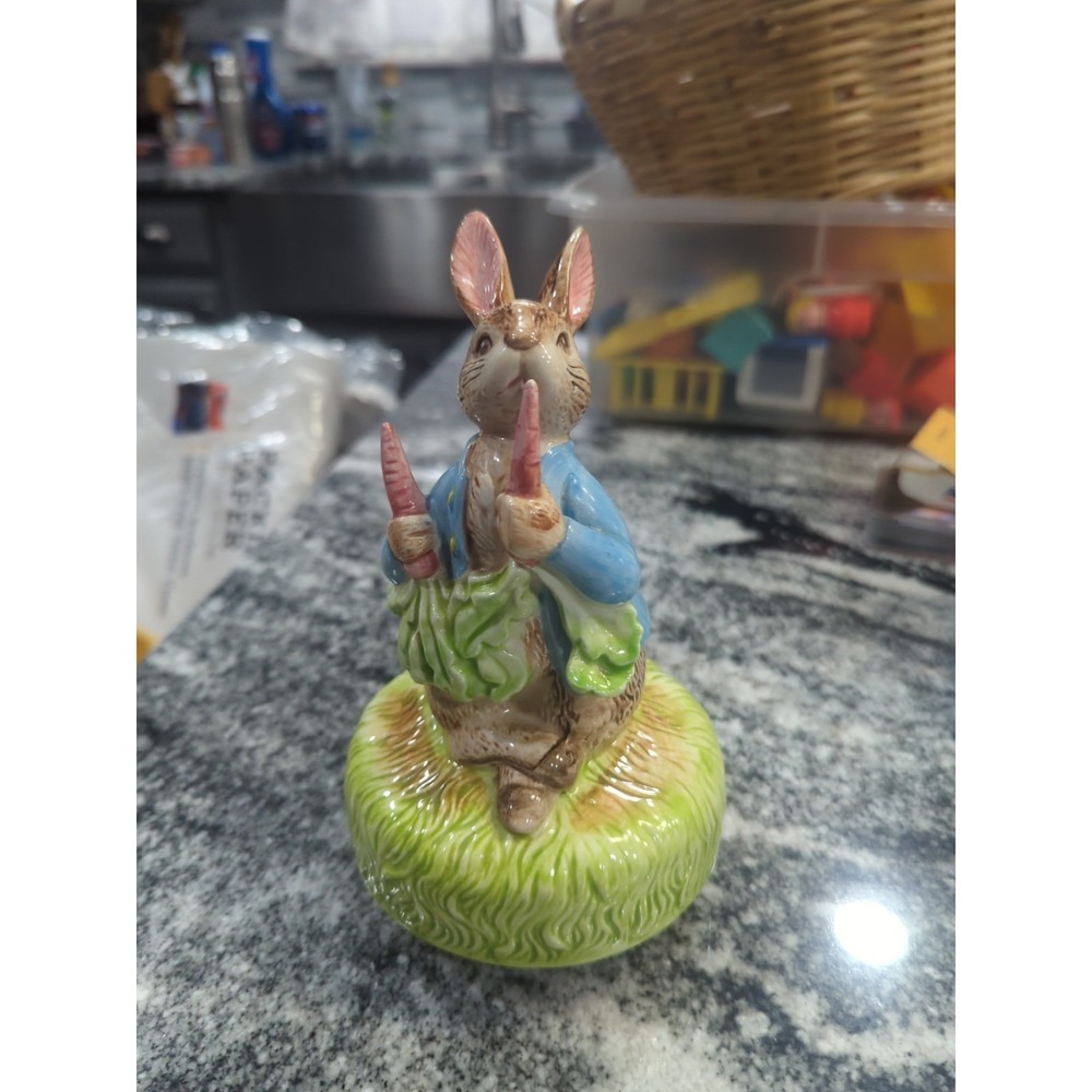Vintage Schmid Beatrix Potter Peter Rabbit Music Box "It's A Small World"